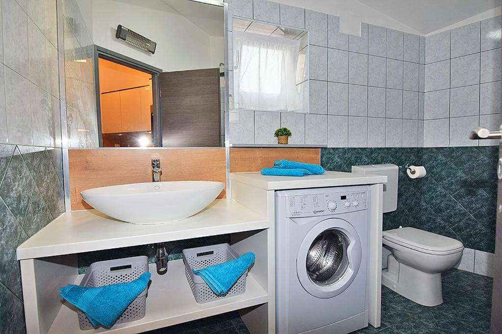 Mare Medulin Apartment Exterior photo